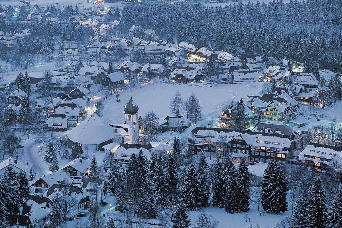 Blick auf Hinterzarten im Winter