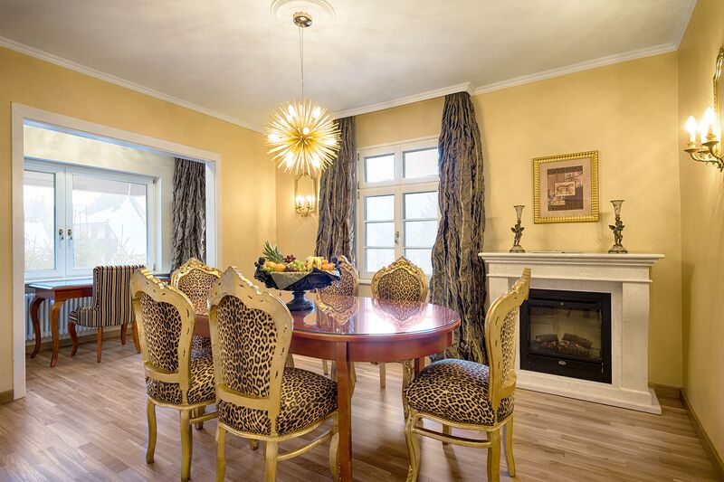 Adler Suite - Dining Room