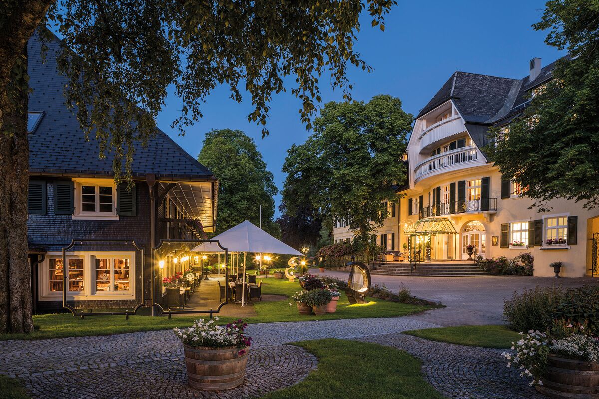 Außenansicht vom Schwarzwaldhaus (1639) und Haupthaus (1890)
