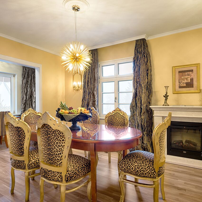 Adler Suite - Dining Room