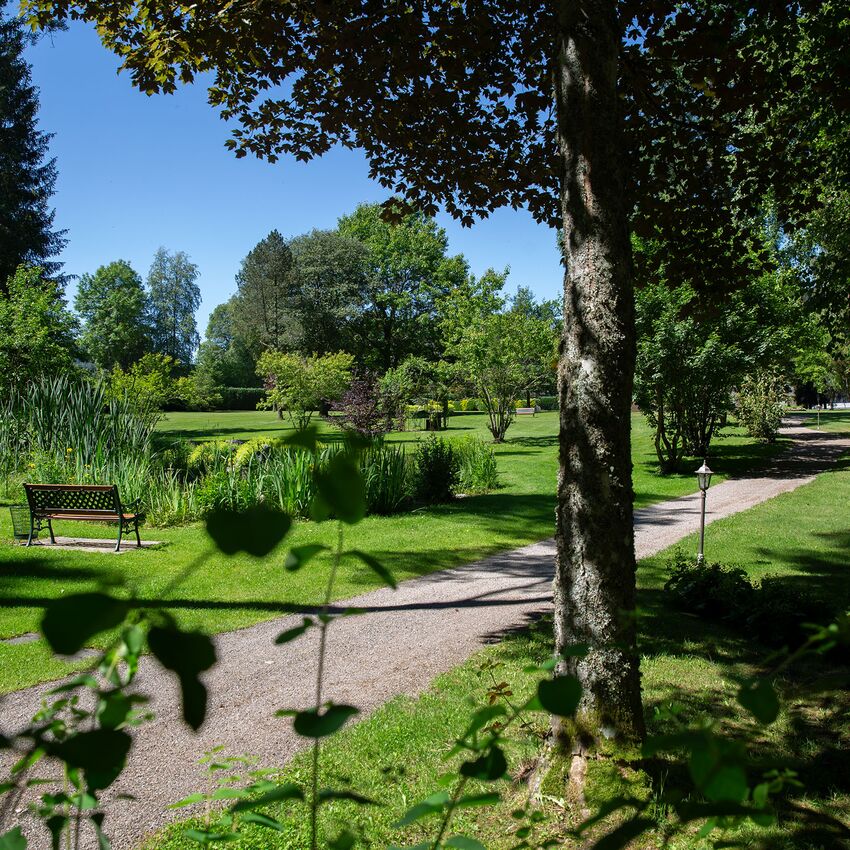 Privater Hotelpark im Parkhotel Adler