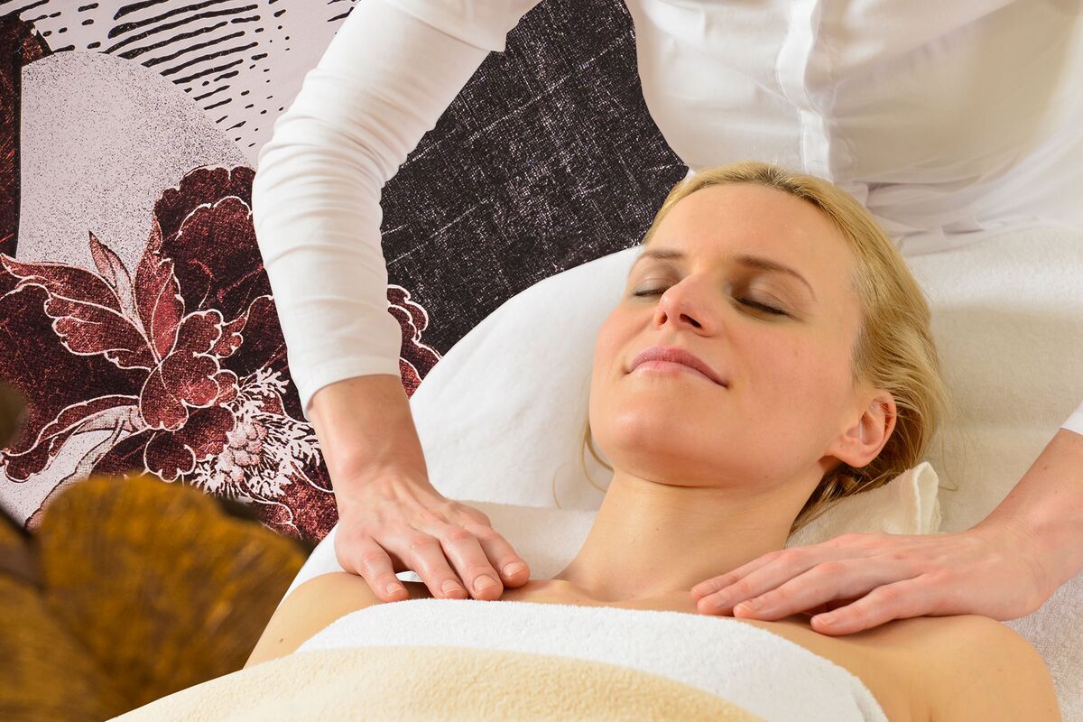 Beauty Anwendungen und Massagen Beauty Anwendungen und Massagen