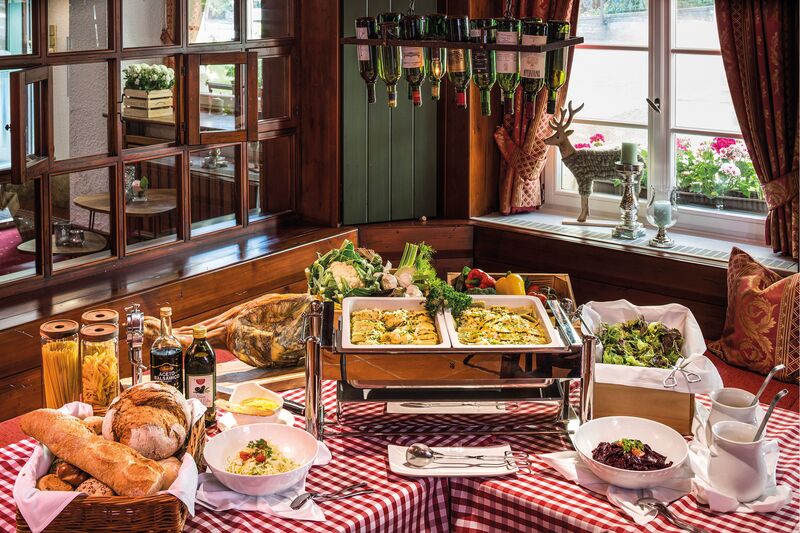 Snack Buffet at Lunchtime Snack Buffet at Lunchtime