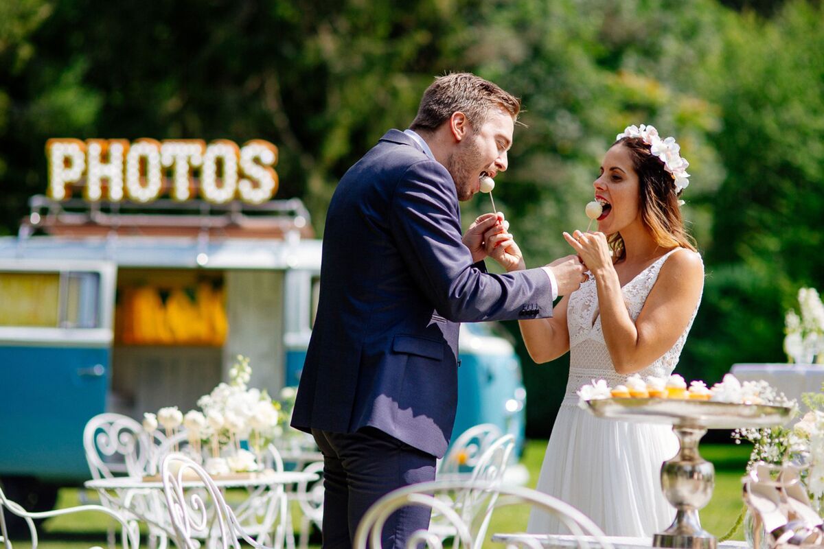 Empfang und Hochzeitsfoto Shootings im Privatpark des Hotels