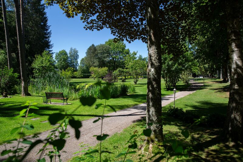 Privater Hotelpark im Parkhotel Adler Privater Hotelpark im Parkhotel Adler